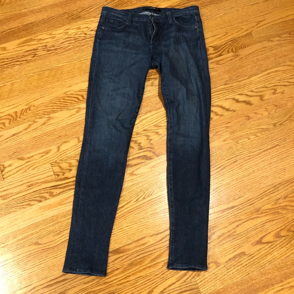 Joe’s straight leg jeans.